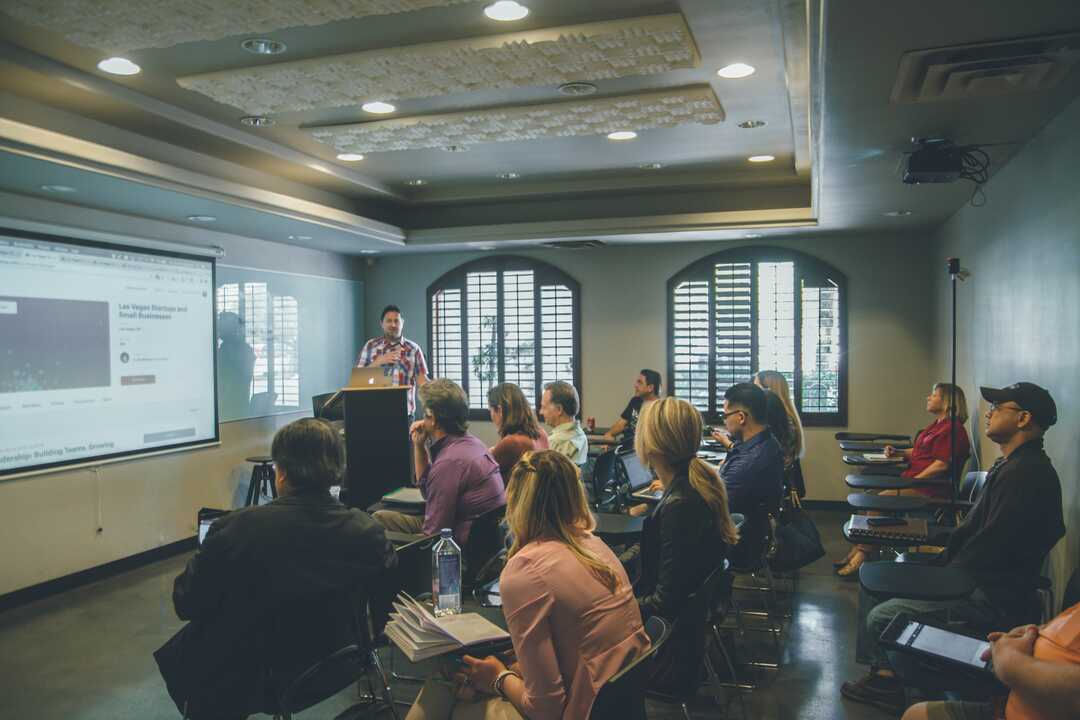 Devenir instructeur de théorie à l'auto-école Bara