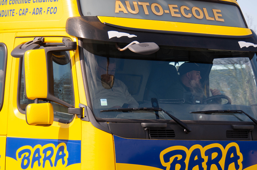 Devenir moniteur de conduite camion à l'auto-école Bara